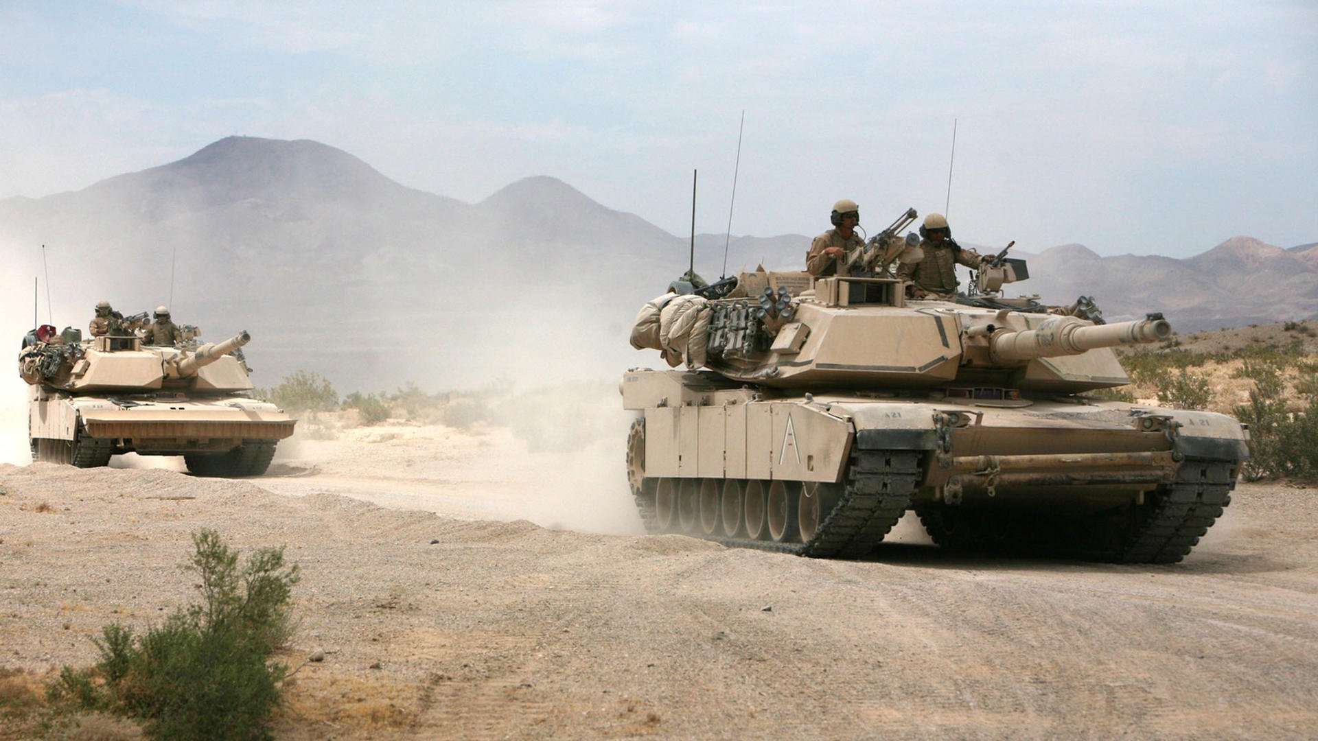 电子竞技的经济学分析：市场规模与商业模式，电子竞技产业的市场规模