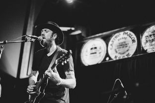 乐鱼vip-美洲杯明星大爆发：精彩表演，万人瞩目！，美洲杯原名